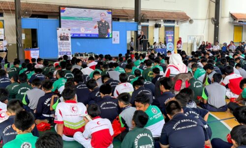 692 PELAJAR SEKOLAH MELAKA MEROKOK