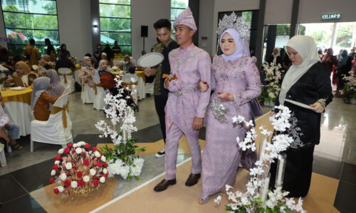 DEWAN ‘RAJA SEHARI’ PALING BERBALOI DI AYER KEROH