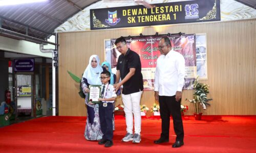 ANUGERAH 100 TERBAIK DUN KESIDANG BENTUK KEYAKINAN DIRI MURID