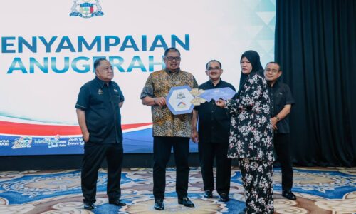 MELAKA PERKASA MISI ‘SATU KELUARGA SEBUAH RUMAH’
