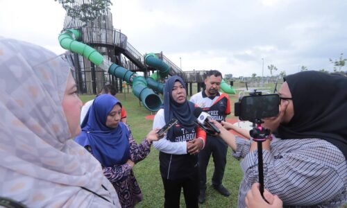 MPHTJ PERKETAT SYARAT CCC, PEMAJU WAJIB GUNA POKOK TEMPATAN
