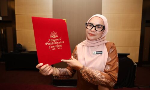 16 TAHUN BERJASA DENGAN MPAG, APC SUNTIK SEMANGAT ZURAIHA