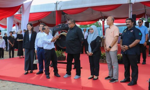 PELABURAN CIPTA LEBIH BANYAK PEKERJAAN UNTUK ANAK MELAKA