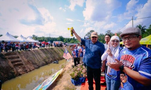 ‘JIKA MELAKA ADALAH POHON, JASIN ADALAH AKARNYA..’