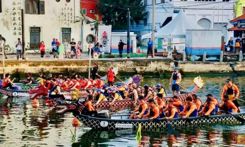 PERLUMBAAN PERAHU NAGA ANGKAT SUNGAI MELAKA DESTINASI BERPRESTIJ SUKAN AIR