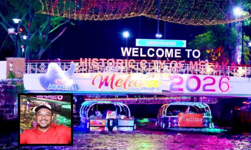 PELAYARAN LARUT MALAM MELAKA RIVER CRUISE TARIK 2,000 PENGUNJUNG