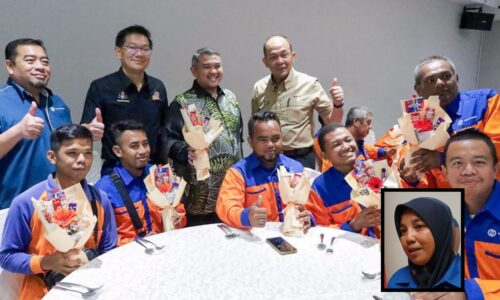 WIRA KEBERSIHAN MELAKA TERHARU KERINGAT DIHARGAI