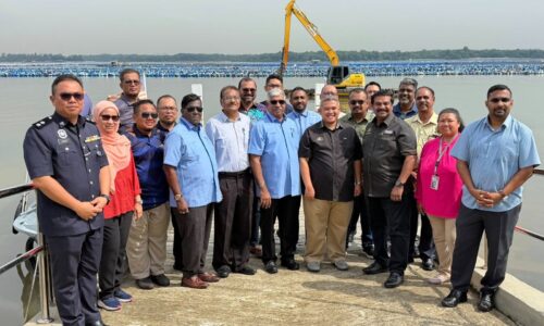 MELAKA TELITI MODEL KOMPLEKS UPACARA TERAKHIR HINDU TELUK JAWA