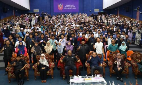 INISIATIF WAKAF PEMANGKIN KELESTARIAN PENDIDIKAN UNIMEL