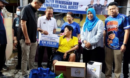 MPHTJ BAWA SINAR BAHARU BUAT KELUARGA CHEN CHEN