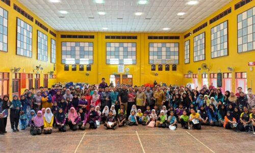WRUR TELOK MAS LAHIR PELAPIS SENI WARISAN MELAKA
