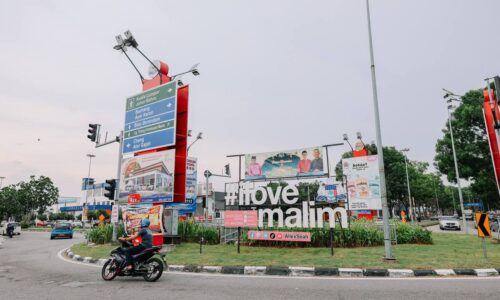BULATAN PALING SIBUK DI MELAKA KINI LANCAR