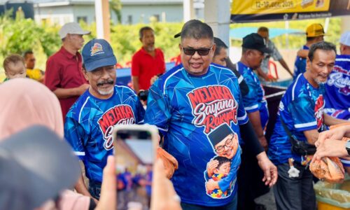 3,600KG IKAN PERCUMA ‘LICIN’ DALAM 10 MINIT