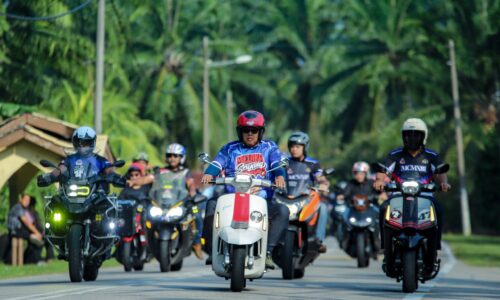 ‘BUKAN RAKYAT CARI KETUA MENTERI, TAPI KETUA MENTERI TURUN JUMPA RAKYAT’