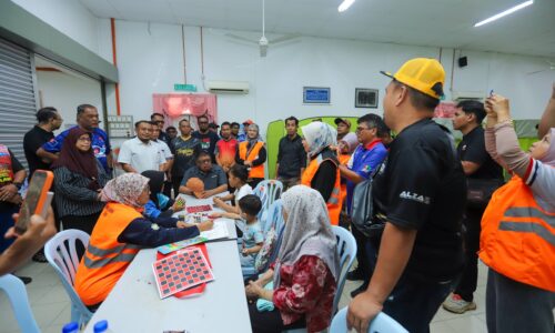4 PAM DI MASJID TANAH BERFUNGSI, BERKESAN KURANGKAN RISIKO BANJIR BESAR