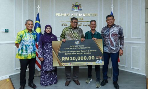 MELAKA SALUR INSENTIF RM300,000 UNTUK PERSATUAN PELANCONGAN
