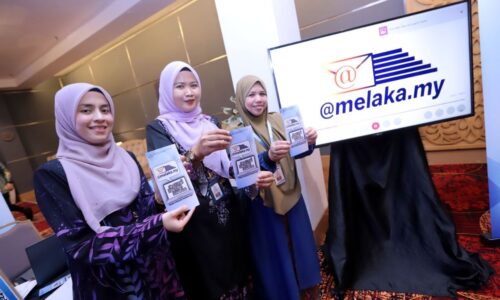 E-MEL RAKYAT PLATFORM PENGHUBUNG SEKOLAH, MURID DAN IBU BAPA