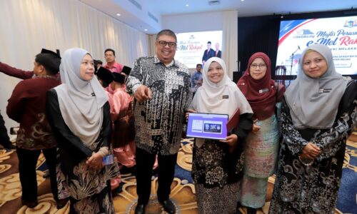SMK GHAFAR BABA SEKOLAH PERINTIS PENGGUNAAN E-MEL RAKYAT