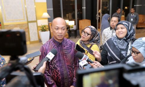 E-MEL RAKYAT LENGKAPKAN EKOSISTEM MELAKA PINTAR