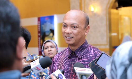 KEUTAMAAN E-MEL RAKYAT KEPADA PEMEGANG MYKAD 04