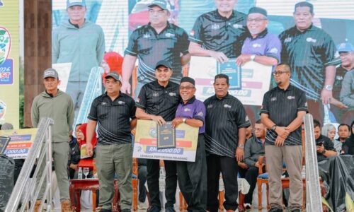 MELAKA PELAWA PETANI USAHA TANAH TERBIAR, LPS PERCUMA SETAHUN