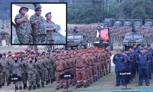 PIALA KETUA MENTERI LAMBANG PENGHARGAAN BUAT WIRA MELAKA