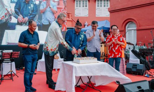 PERKEMBANGAN SEKTOR PELANCONGAN MELAKA BERI LIMPAHAN REZEKI KEPADA RAKYAT
