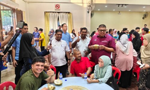 LEBIH 3,000 MERIAHKAN ‘KENDURIAN’ PARLIMEN MASJID TANAH