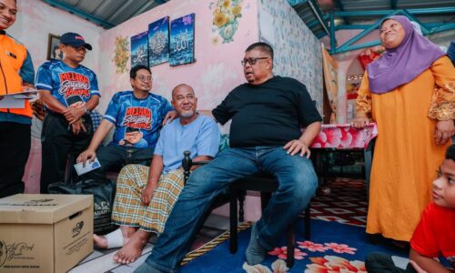 DI SAAT HILANG MATA PENCARIAN, TOK RAUF HADIR HULUR TANGAN RINGANKAN BEBAN