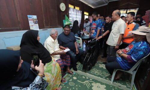 KUNJUNGAN KETUA MENTERI BUAT WARGA EMAS RASA DIHARGAI