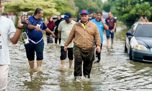 BANJIR DI MELAKA AKIBAT TABURAN HUJAN LUAR BIASA, 21 STESEN REKOD BACAAN KRITIKAL