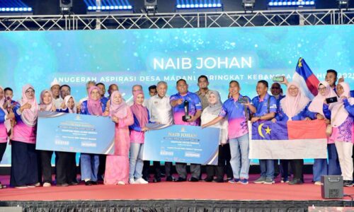 FELDA HUTAN PERCHA HARUMKAN NAMA MELAKA, JADI ANTARA DESA TERBAIK NEGARA