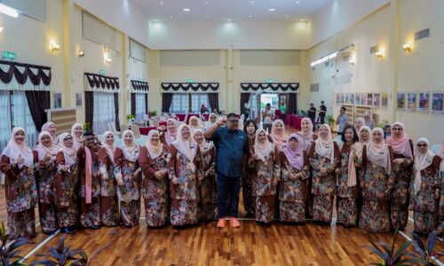 BUKAN SEKADAR PENYOKONG SETIA, 54 SRIKANDI BISTARI PENGGERAK KEBAJIKAN RAKYAT MELAKA