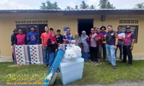WRUR MERLIMAU: MAIM UKIR SENYUMAN DI WAJAH ASNAF
