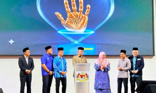 MELAKA REKOD 30,000 BEG DARAH SETAHUN