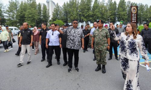 HARI KEBANGSAAN MELAKA: 5,000 PARKIR, ‘SHUTTLE BUS’ MUDAHKAN PENGUNJUNG