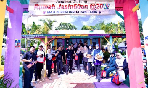 HLN 2026: RUMAH TRADISIONAL, LANDSKAP KAMPUNG JADI KEUNIKAN PAVILION MPJ