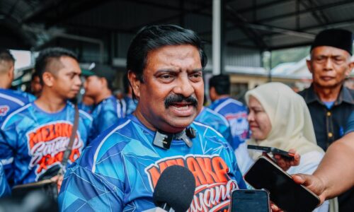 BAN 0.6 KILOMETER KURANGKAN RISIKO BANJIR KAMPUNG GADEK, LEGAKAN 7,000 PENDUDUK