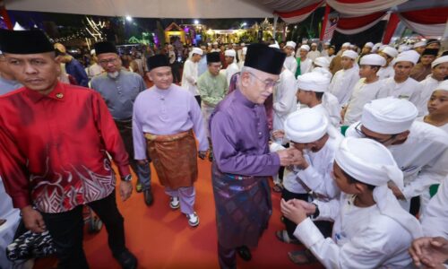 TUN DR. MOHD ALI BERSAMA 3,000 TETAMU HAYATI PENGISIAN FORUM PERDANA HLN 2026