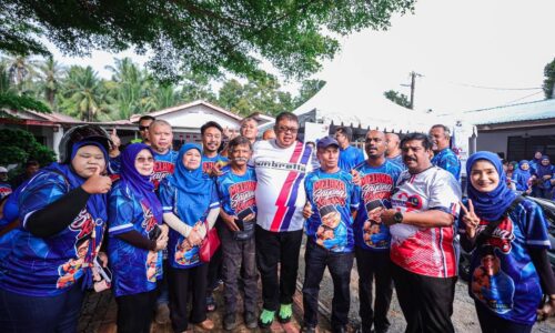 TOK RAUF SELESA DUDUK SEMEJA, DENGAR 1,001 MASALAH RAKYAT