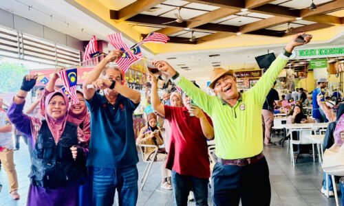 KEMPEN KIBAR JALUR GEMILANG SUNTIK SEMANGAT PATRIOTIK RAKYAT MELAKA