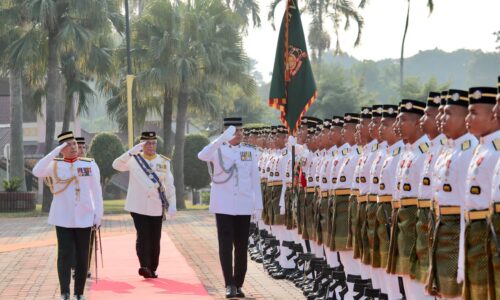 17 DAS MERIAM BUKA TIRAI ISTIADAT PINGAT MELAKA