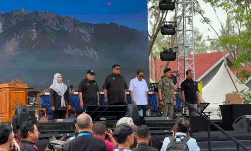 CIMIC DEKATKAN RAKYAT DENGAN ‘DUNIA’ PERTAHANAN