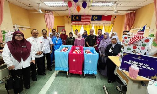 SEMBILAN BAYI MERDEKA LAHIR DI HOSPITAL MELAKA