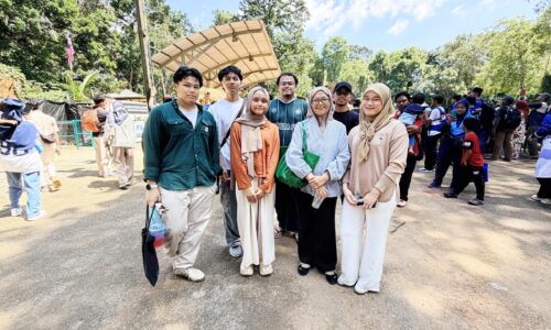 15 TAHUN TIDAK JEJAK ZOO MELAKA, IBU BAWA ENAM ANAK GAMIT KENANGAN LALU