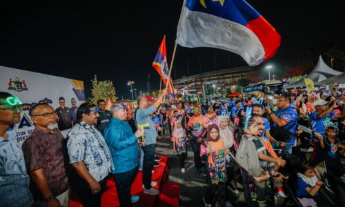 RAKYAT SAMBUT BAIK WRUR, PUJI KEMAJUAN MELAKA