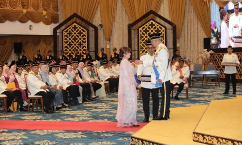 AYDA JEBAT ANTARA 431 TERIMA DARJAH, BINTANG DAN PINGAT KEBESARAN MELAKA SESI KEDUA