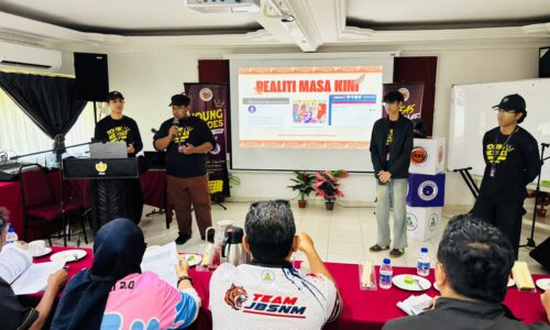‘YOUNG HEROES’ MELAKA CIPTA GELOMBANG BAHARU BATIK