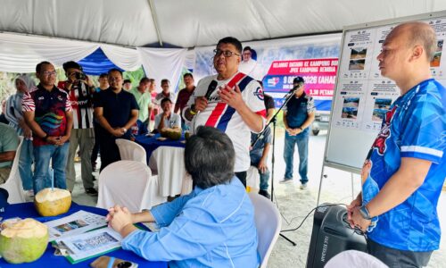 TOK RAUF AKHIRI DILEMA 40 TAHUN PENDUDUK KAMPUNG BUKIT HANTU