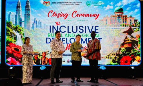 FELDA HUTAN PERCHA JADI MODEL DESA DI PENTAS ANTARABANGSA – KKDW